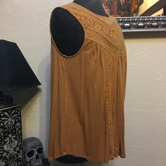 Knox Rose Sleevless Women's Blouse - Picture 3 of 6